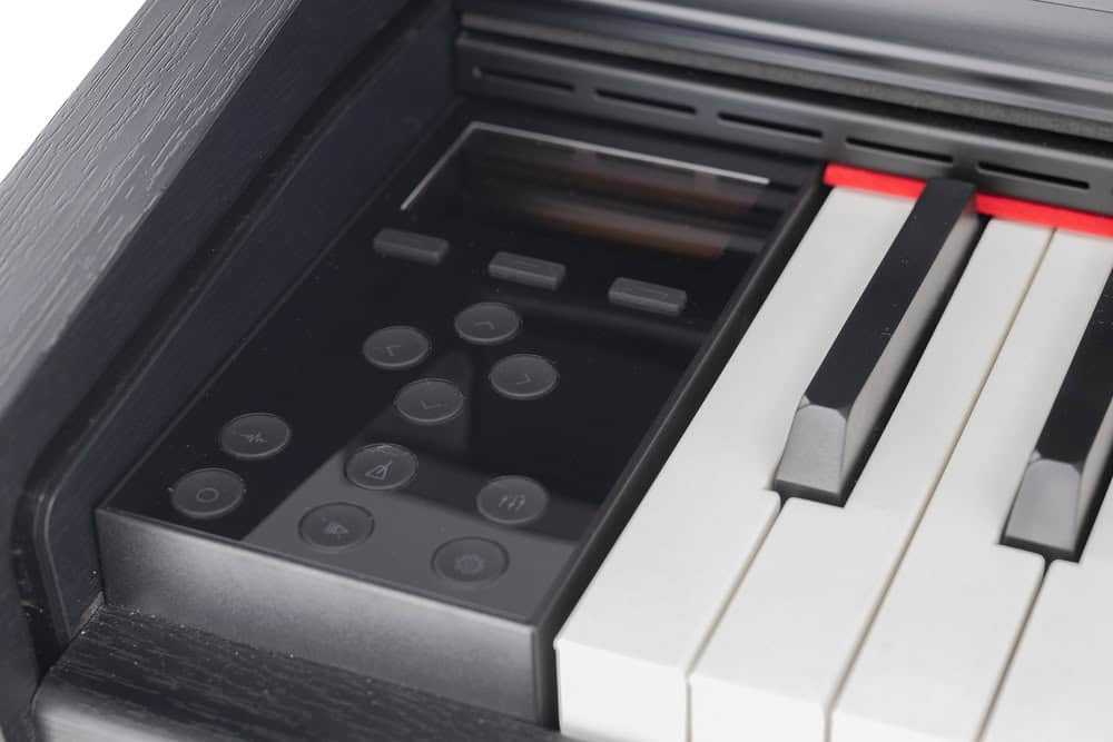 Digitální piano Gewa UP 540 s přehledným ovládacím panelem